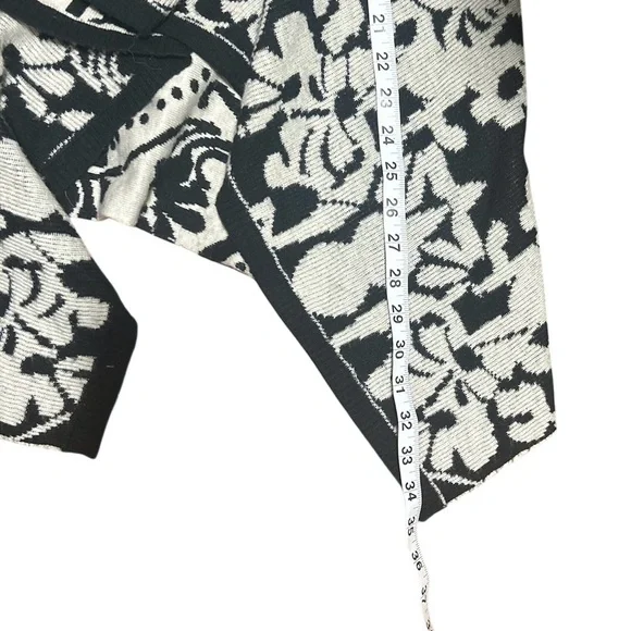 BCBGMAXAZRIA Black Ivory Tapestry Knit Vest Small | Layered Heritage Chic - Picture 7 of 7